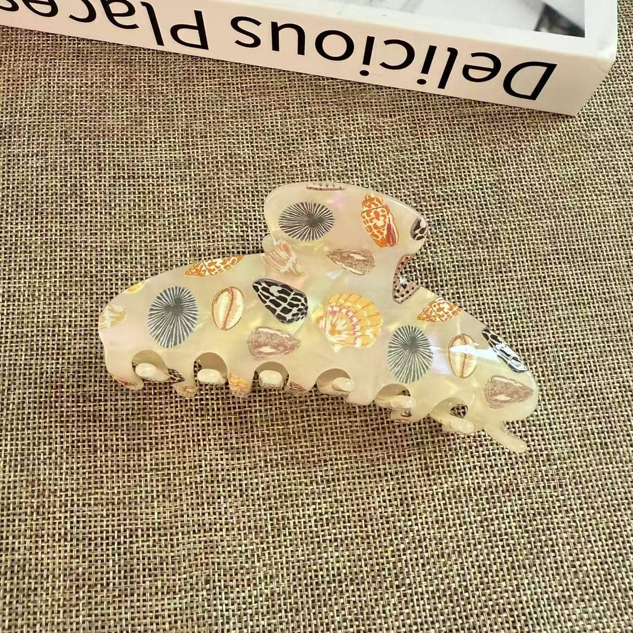 Chic Seashell Pattern Hair Claw, Polka Dot Hair Accessories
