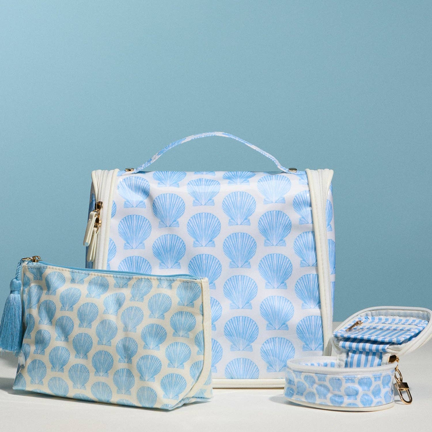 Blue Seashell Print Hanging Toiletry Bag – Travel Makeup Organizer with Hook