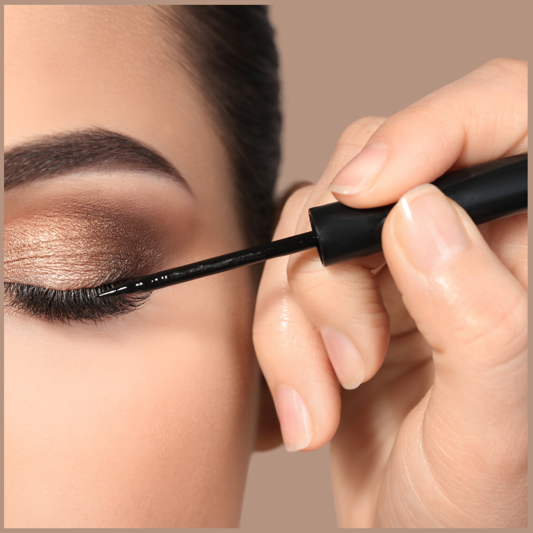 Liquid Eyeliner – Smudge-Proof Black with Organic Ingredient