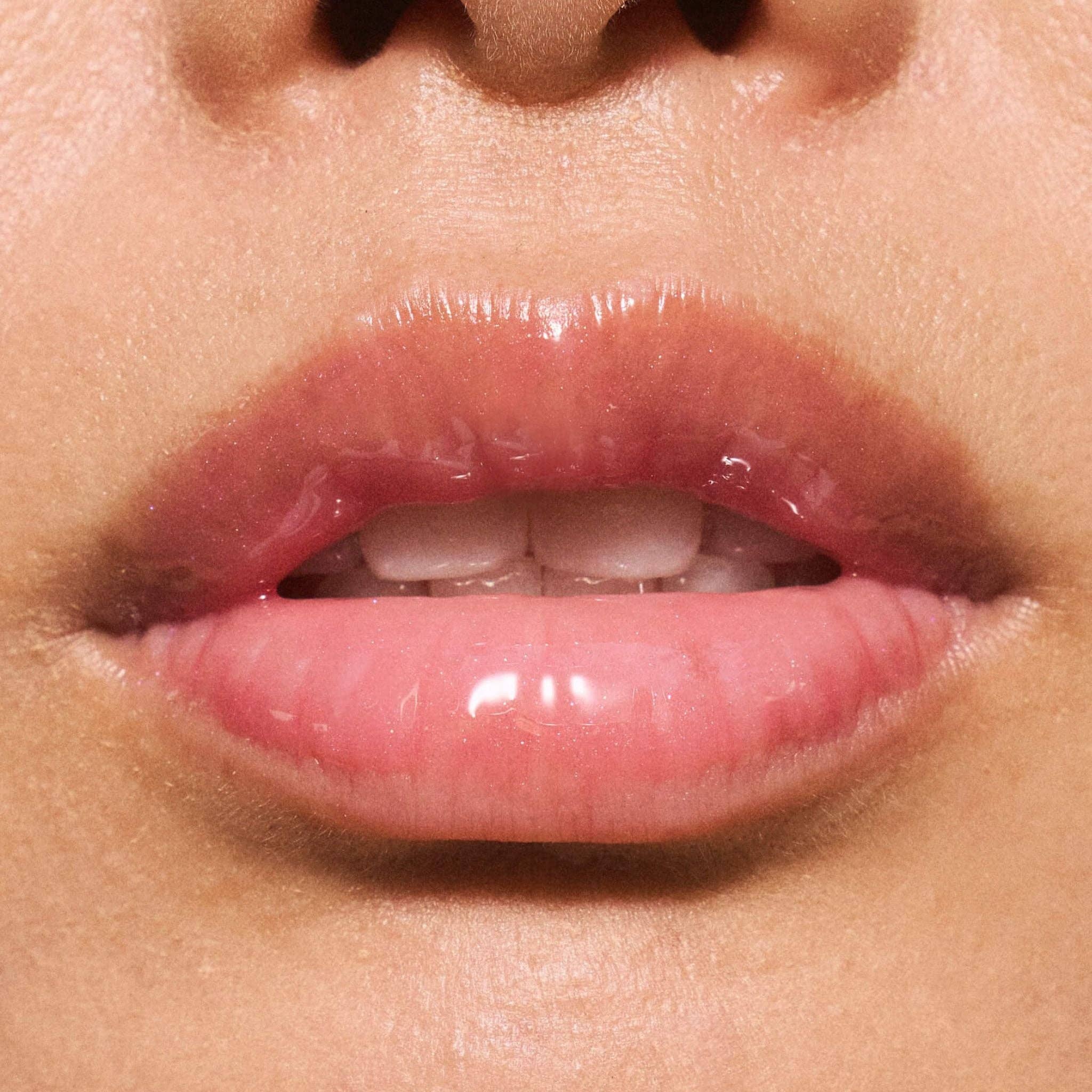 Hydrating Butter Gloss SPF 30 Berry Bomb