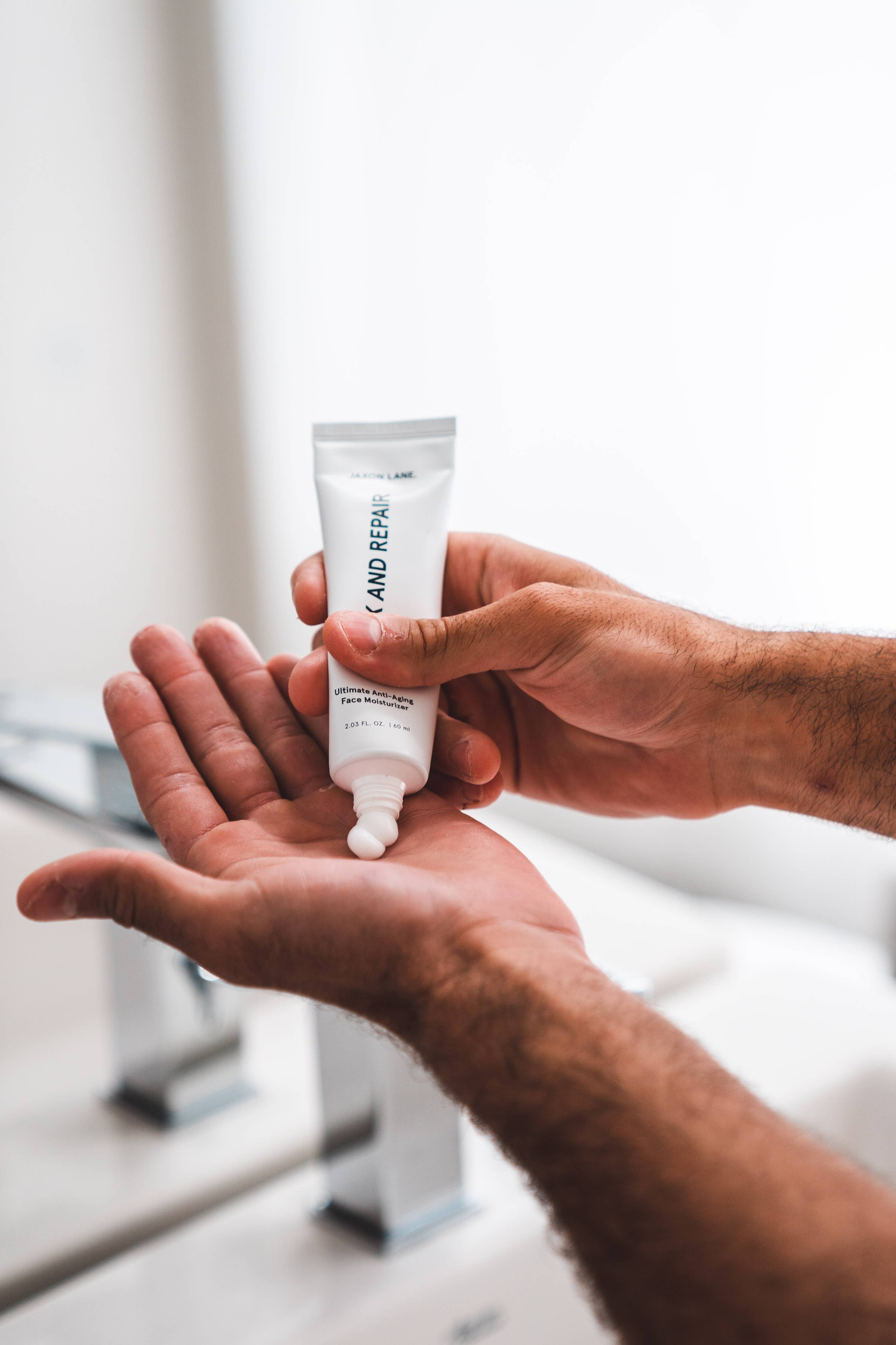 RELAX AND REPAIR Anti-Aging Face Moisturizer Men Skin Care